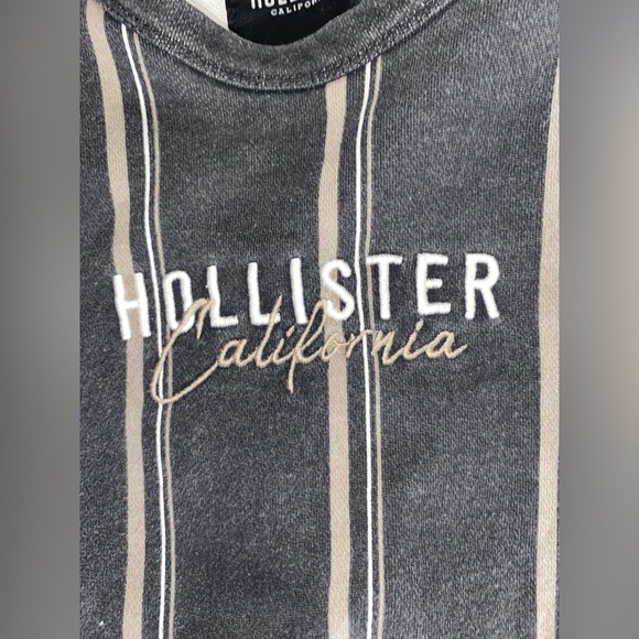 Men’s Hollister crew neck - Picture 3 of 4